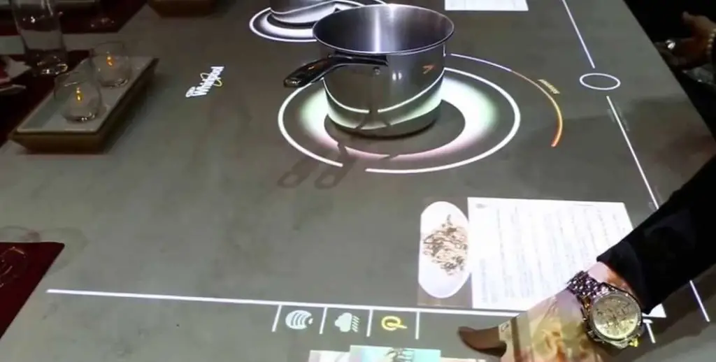 WhirlPool’s Interactive Cooktop